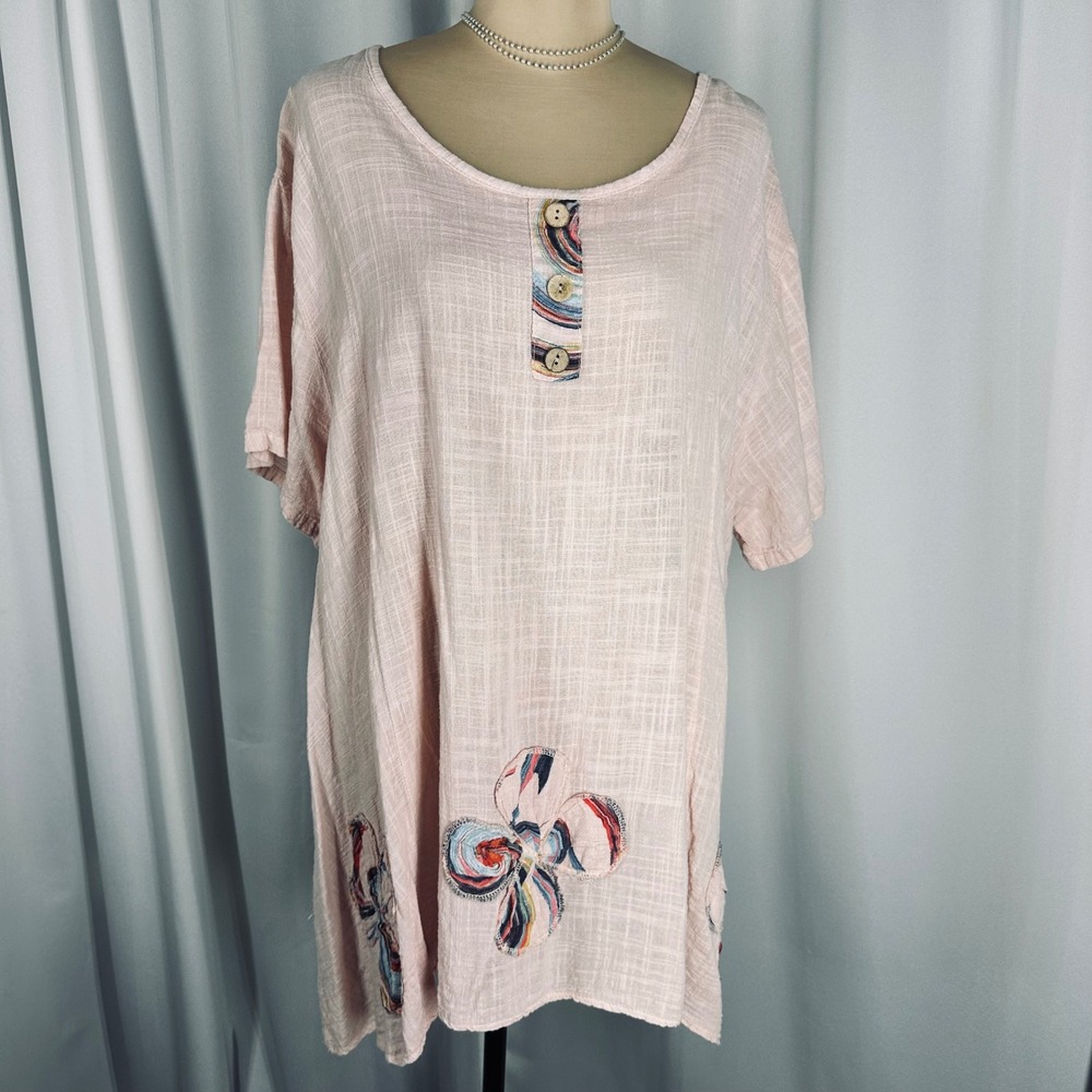Cherishh Italy Pink Textured Cotton Blend Floral Applique Henley Tunic Top Artsy